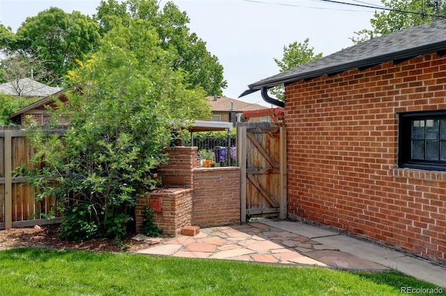 2636 N Glencoe St, Denver, CO 80207 - view of gate
