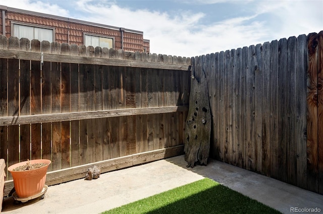 9453 W Utah Pl, Lakewood, CO 80232 - view of patio with fence