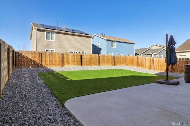 view of yard featuring a patio area