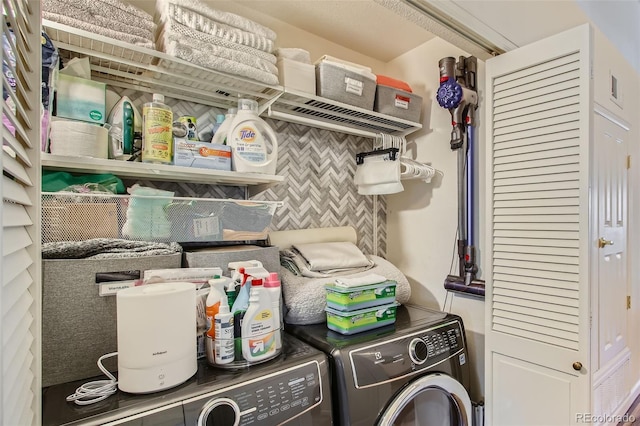 laundry area featuring washer and clothes dryer