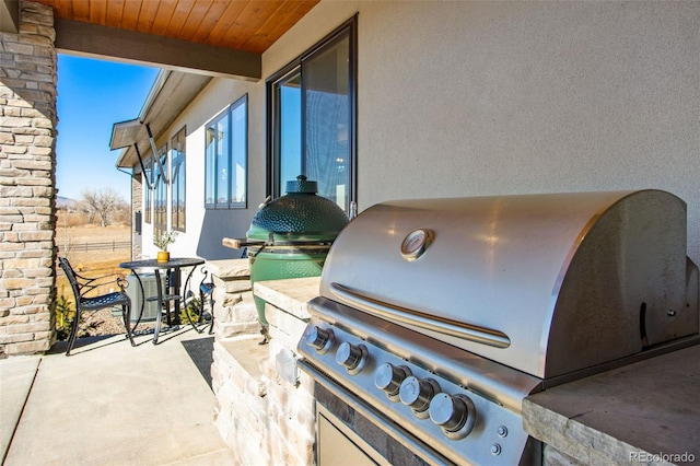 view of patio / terrace with a grill and exterior kitchen