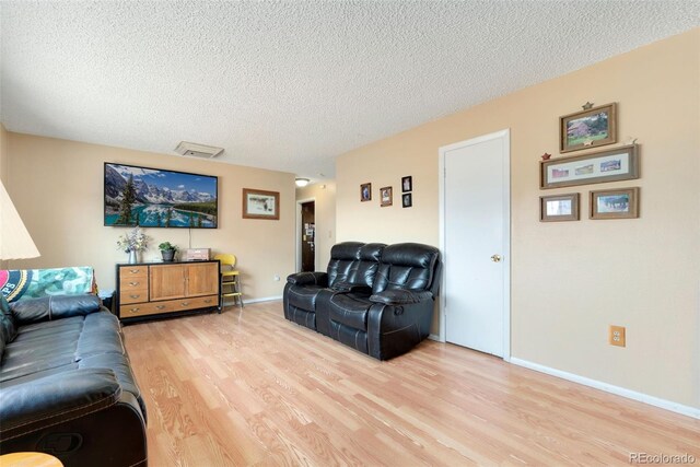 54685 E Bobcat Ln, Strasburg, CO 80136 - photo 4