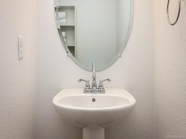 bathroom featuring sink