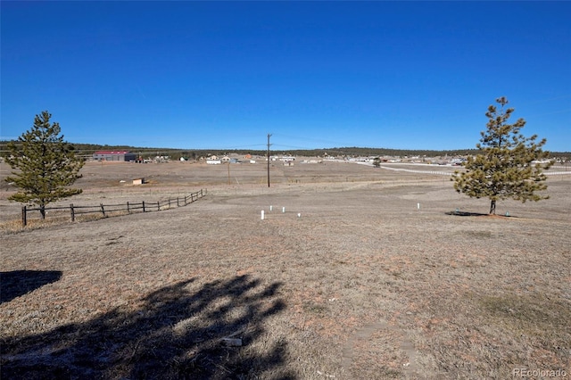 view of yard featuring a rural view