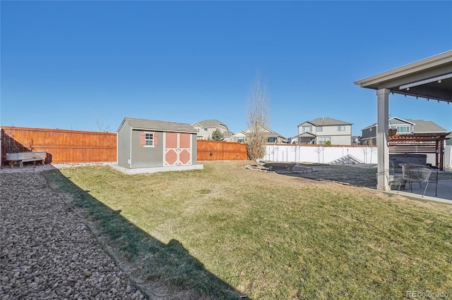 view of yard with a shed