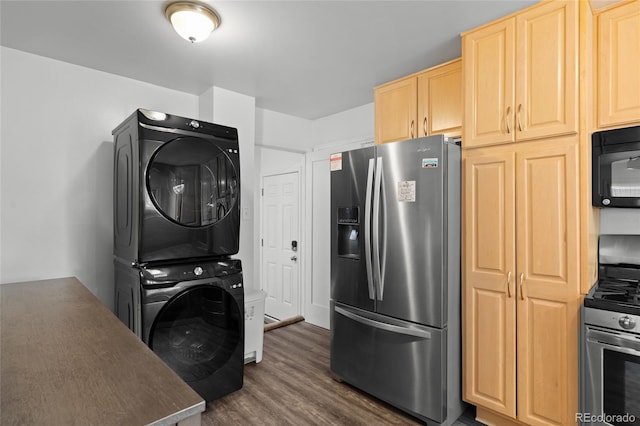 283 Leonard Ln, Northglenn, CO 80233 - kitchen featuring stainless steel appliances, stacked washer / drying machine, dark wood-type flooring, and light brown cabinets