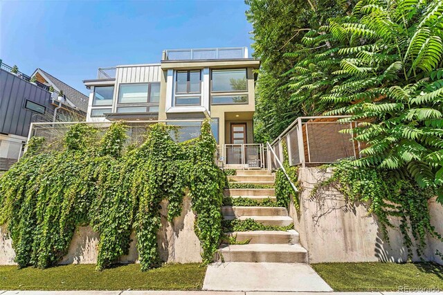 3333 Osage St, Denver, CO 80211 - contemporary home with stucco siding