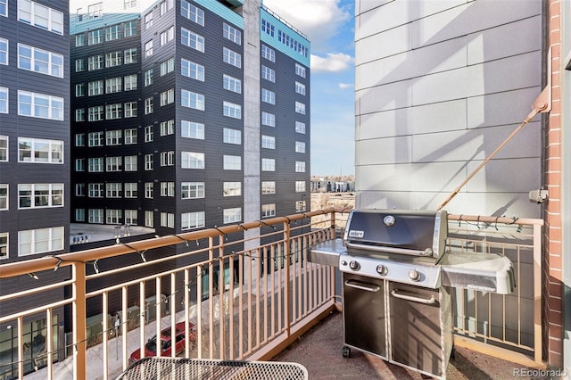 balcony featuring a grill