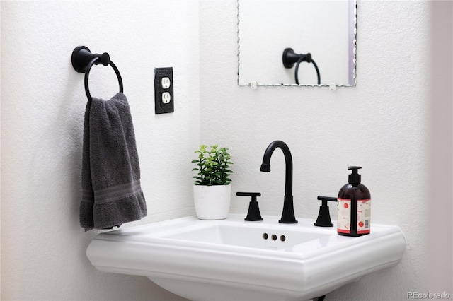 7420 S Houstoun Waring Cir, Littleton, CO 80120 - bathroom featuring a sink