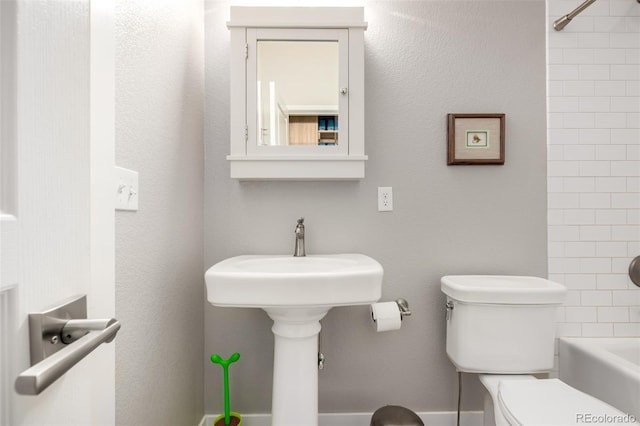 19500 Wedemeyer Rd, Kiowa, CO 80117 - full bath featuring toilet and bathing tub / shower combination