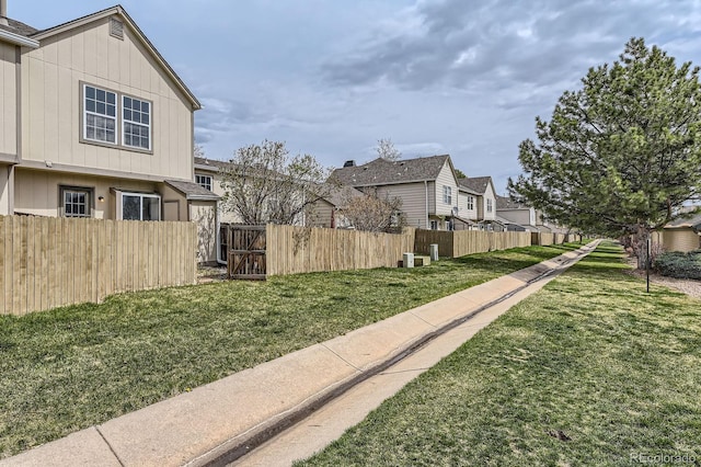 view of yard with a residential view