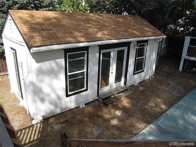 view of outbuilding featuring an outdoor structure