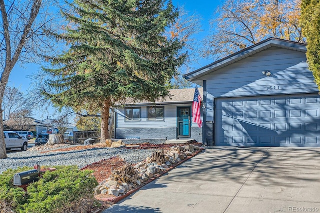 view of front facade with a garage