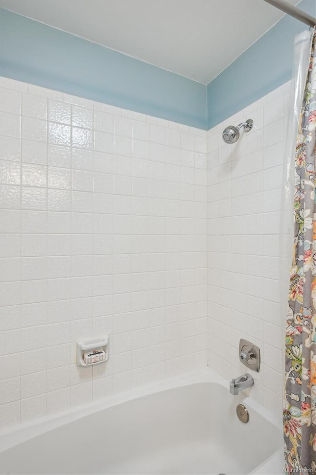 6880 E Appleton Cir, Centennial, CO 80112 - bathroom with shower / bath combo