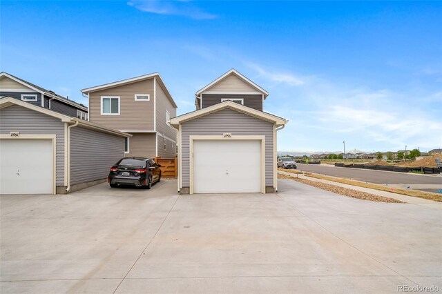 13029 E 103rd Pl, Commerce City, CO 80022 - traditional-style house with driveway