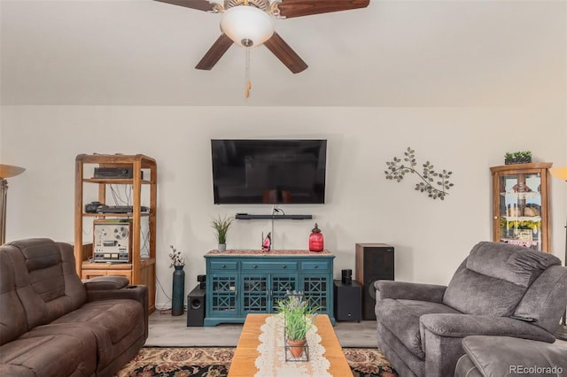 318 Thomas Ave, Keenesburg, CO 80643 - living room with a ceiling fan