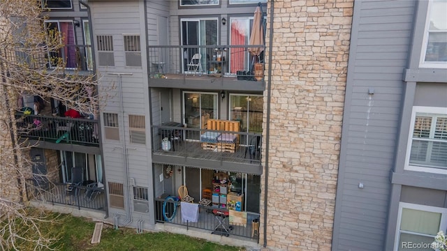 exterior space featuring a balcony