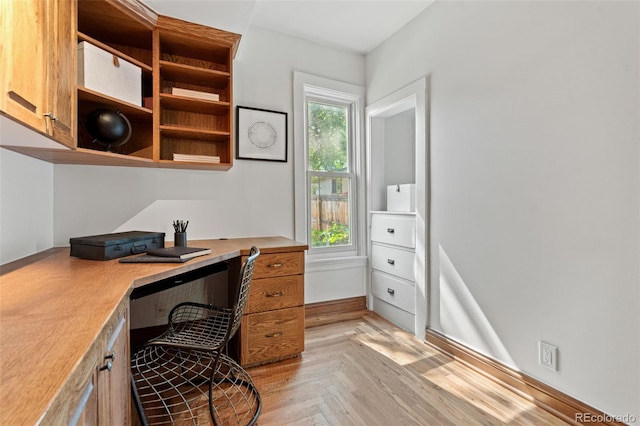 3039 W 22nd Ave, Denver, CO 80211 - office space featuring built in desk and baseboards