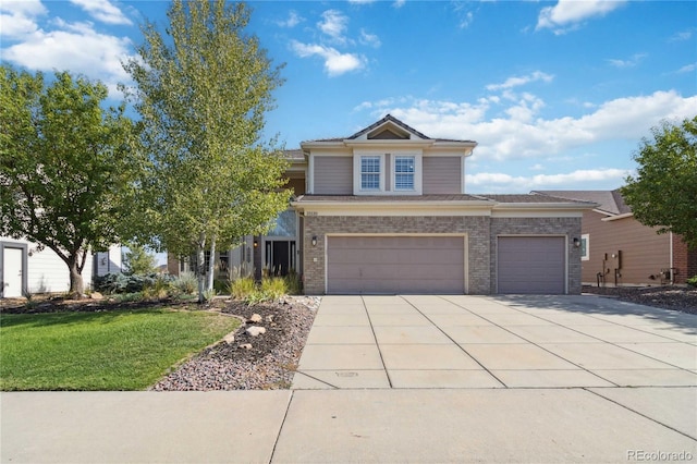 view of front of house with a front lawn