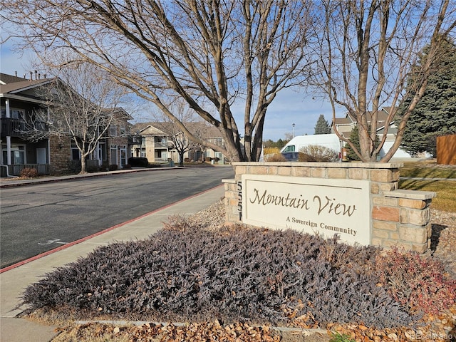 view of community / neighborhood sign