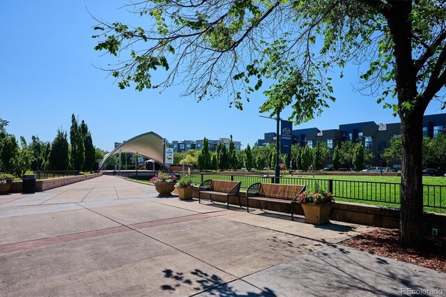 2958 Syracuse St Unit 316, Denver, CO 80238 - surrounding community with a patio area