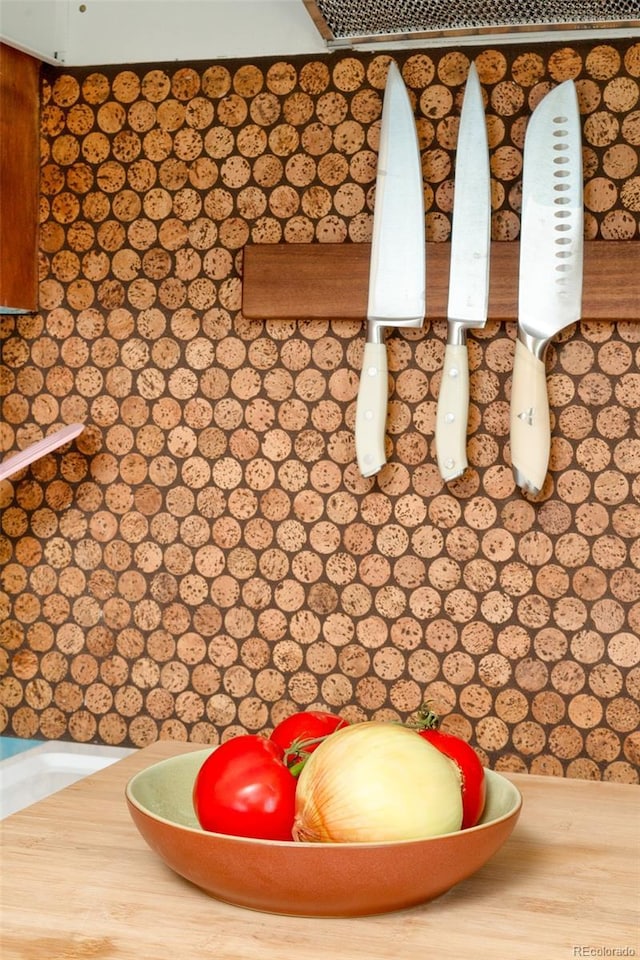 room details with baseboards