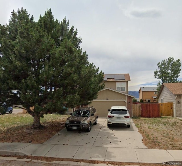 view of front facade featuring a garage