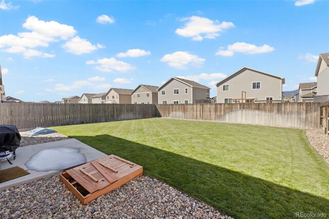 view of yard featuring a patio area