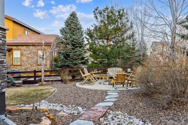 view of yard featuring a patio area