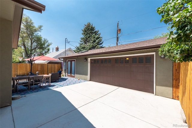 915 N Kearney St, Denver, CO 80220 - detached garage featuring fence