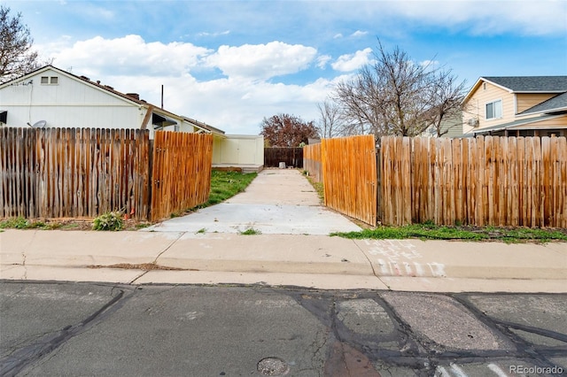 12116 N Fairfax St, Thornton, CO 80241 - view of side of property featuring a fenced front yard