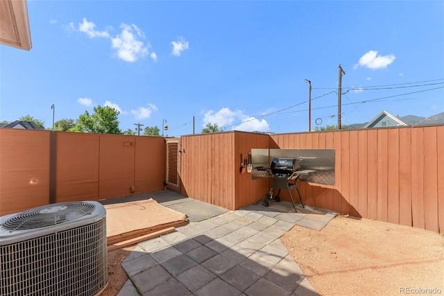 2323 W Pikes Peak Ave, Colorado Springs, CO 80904 - view of patio / terrace