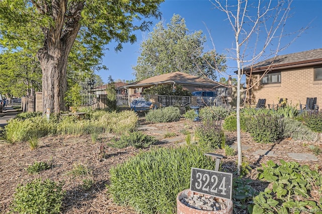 3224 Troy St, Aurora, CO 80011 - view of yard