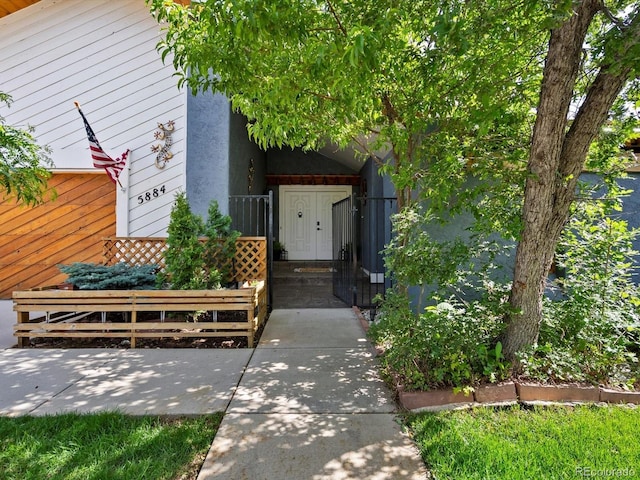 5884 S Hanover Way, Greenwood Village, CO 80111 - view of doorway to property