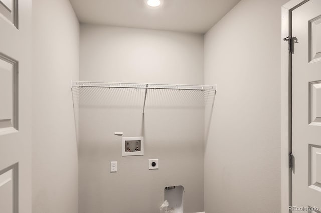 630 Apache Trl Unit D2, Ault, CO 80610 - laundry area featuring hookup for a washing machine, electric dryer hookup, and recessed lighting