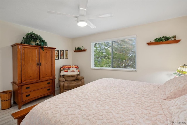 bedroom featuring ceiling fan