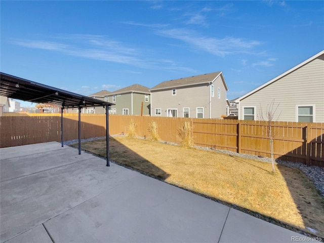 view of yard featuring a patio area