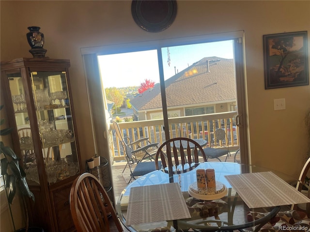 dining space featuring a healthy amount of sunlight