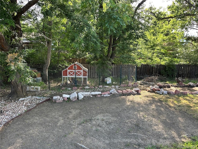 3006 Oro Blanco Dr, Colorado Springs, CO 80917 - view of yard with an outbuilding