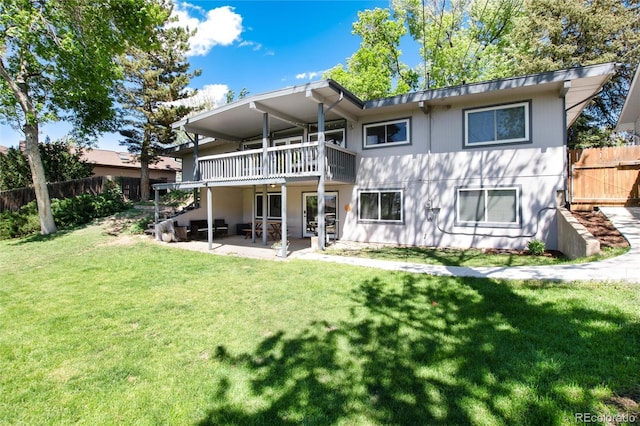 4545 S Lipan Ct, Englewood, CO 80110 - rear view of property featuring a patio