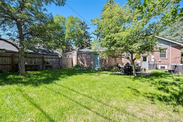view of yard featuring cooling unit