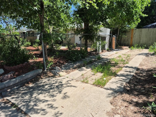 1272 N Ulster St, Denver, CO 80220 - view of fenced yard