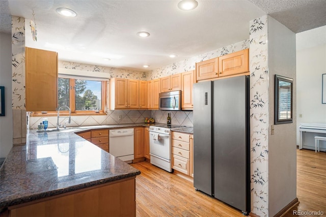 7900 E Dartmouth Ave Unit 75, Denver, CO 80231 - photo 3