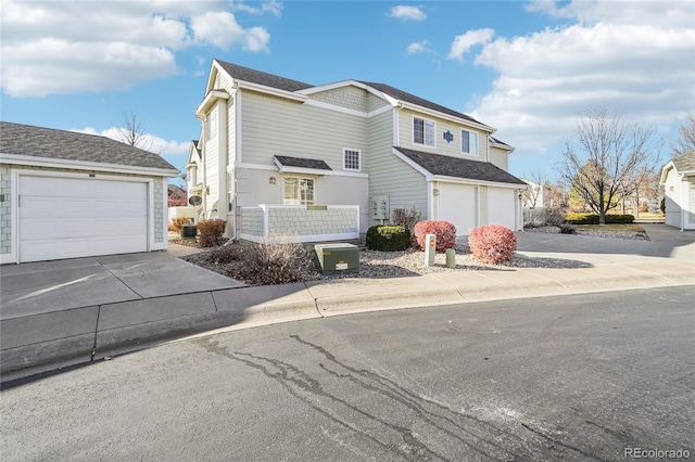 view of front property featuring a garage