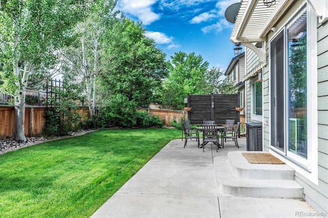 9882 S Hoyt Ct, Littleton, CO 80127 - view of yard with a patio
