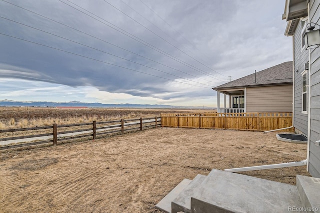 view of yard with a mountain view