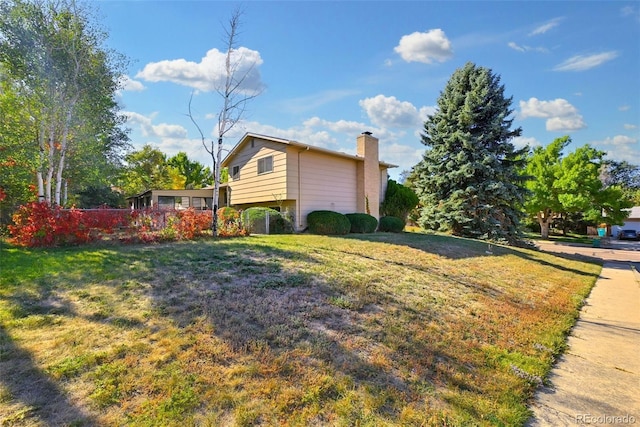 3325 Raindrop Dr, Colorado Springs, CO 80917 - photo 2
