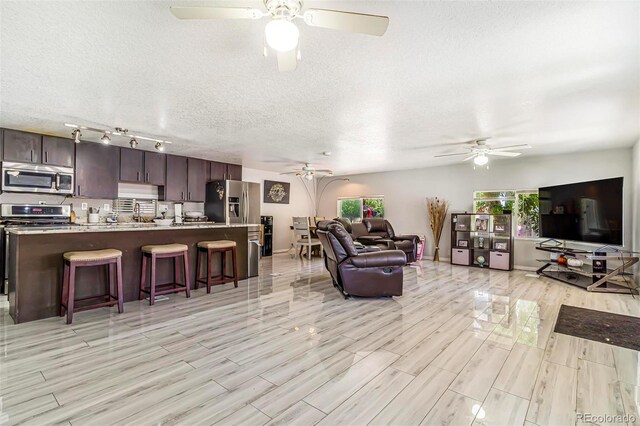 525 Willow Dr, Brighton, CO 80603 - photo 2
