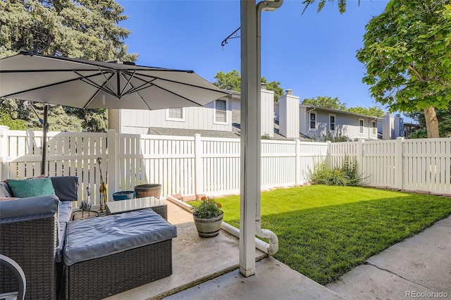 2853 S Xanadu Way, Aurora, CO 80014 - fenced backyard with a patio area