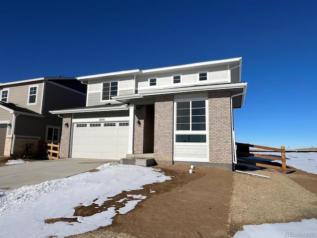 view of front facade featuring a garage